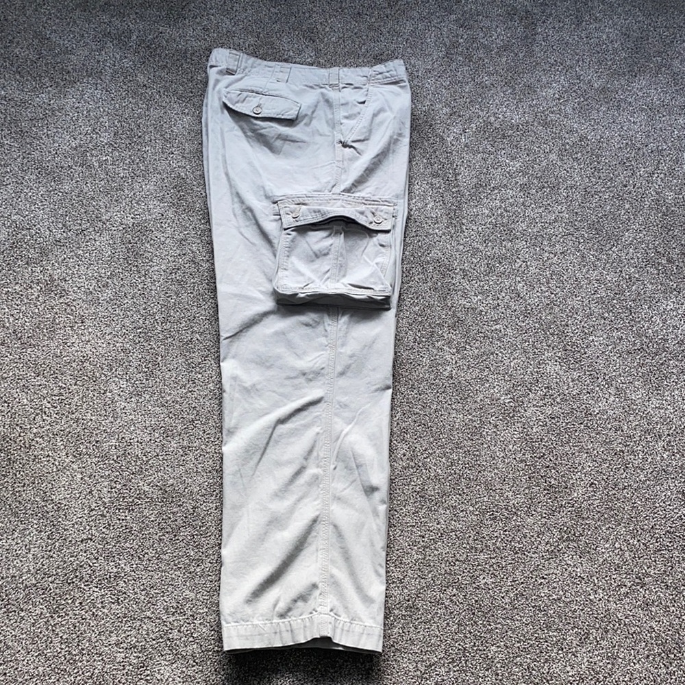 TRUE NATION KHAKI CARGO PANTS SIZE 42/34